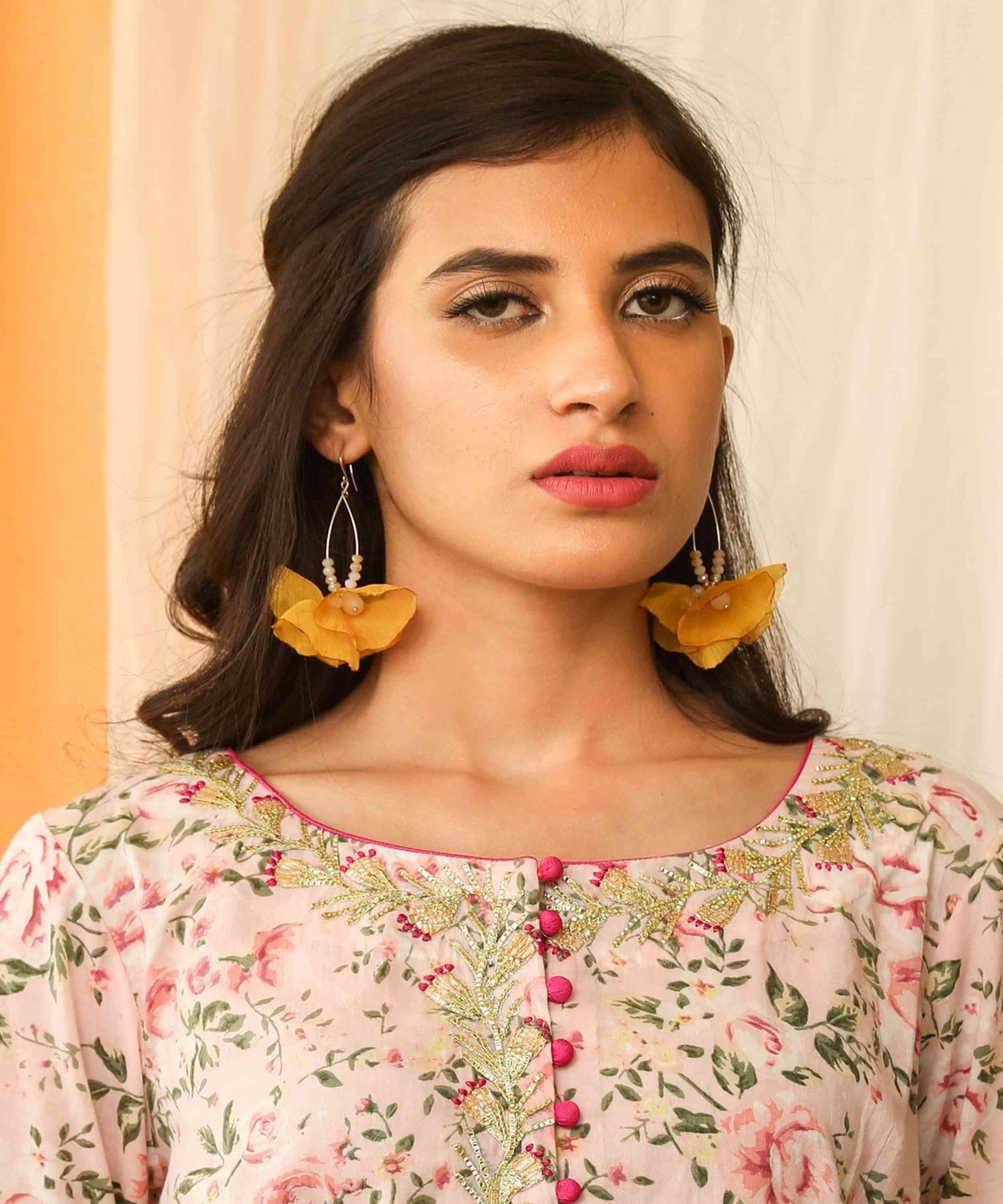 fcity.in - Saira Fashion Kurti / Wonderful Earrings Studs